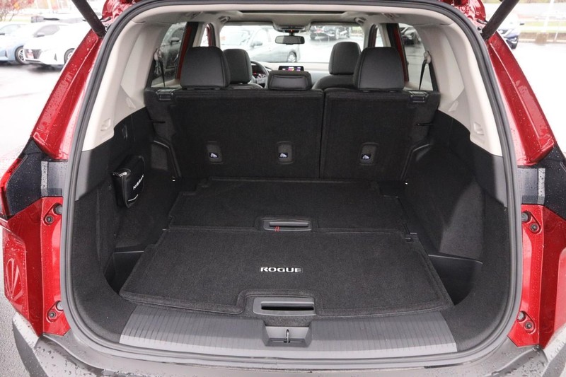 Nissan Rogue Vehicle Image 07
