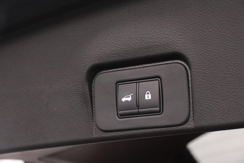 Nissan Rogue Vehicle Image 08