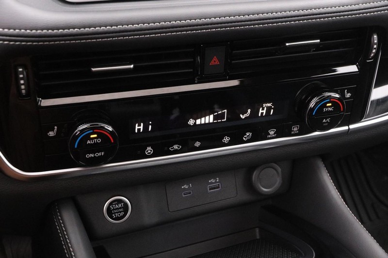 Nissan Rogue Vehicle Image 20