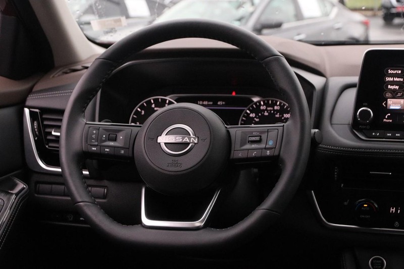 Nissan Rogue Vehicle Image 24