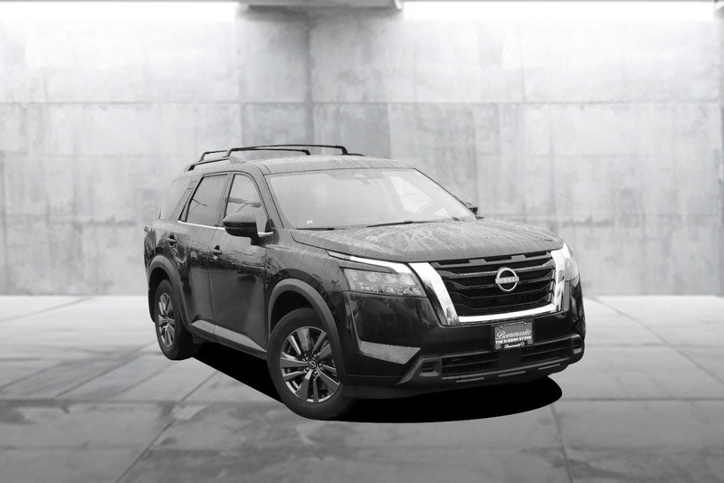 Nissan Pathfinder Vehicle Image 02
