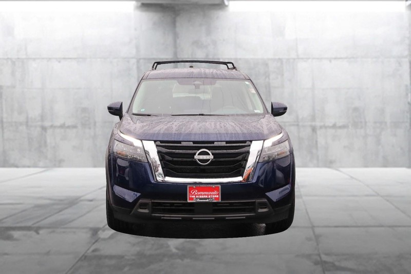Nissan Pathfinder Vehicle Image 04