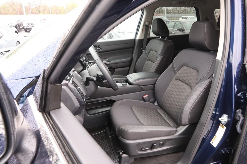Nissan Pathfinder Vehicle Image 08