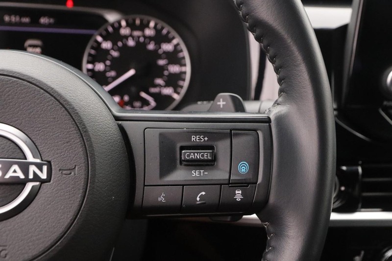 Nissan Pathfinder Vehicle Image 13