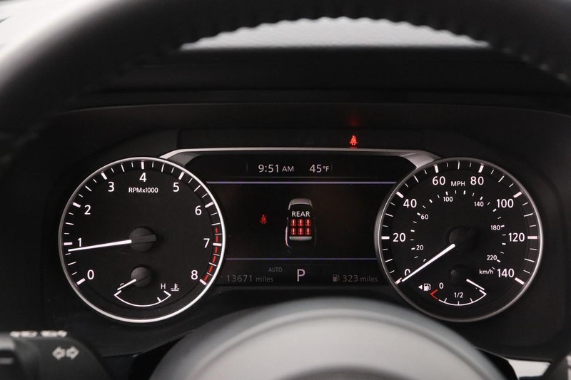 Nissan Pathfinder Vehicle Image 14