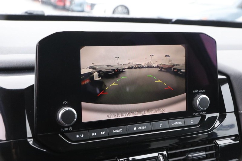 Nissan Pathfinder Vehicle Image 17