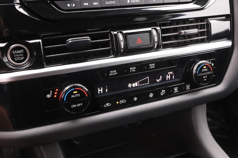 Nissan Pathfinder Vehicle Image 18