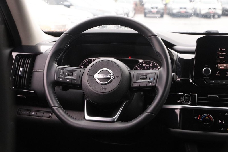Nissan Pathfinder Vehicle Image 22