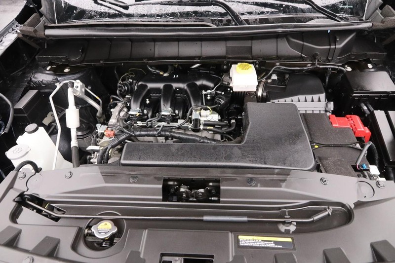 Nissan Pathfinder Vehicle Image 26