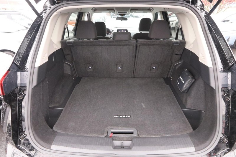 Nissan Rogue Vehicle Image 07