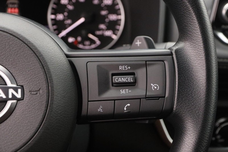 Nissan Rogue Vehicle Image 12