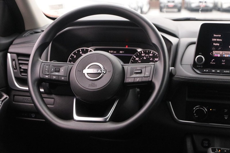 Nissan Rogue Vehicle Image 20