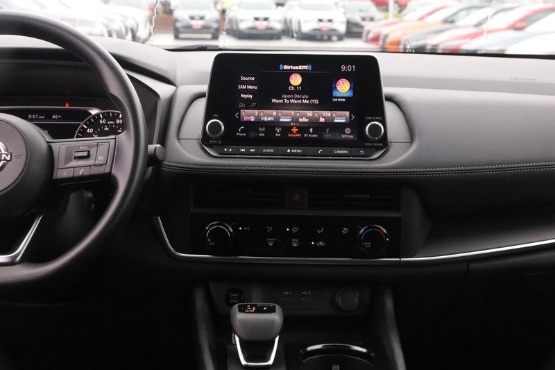 Nissan Rogue Vehicle Image 21