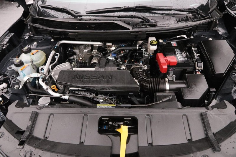 Nissan Rogue Vehicle Image 24