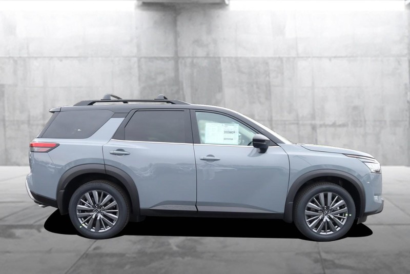 Nissan Pathfinder Vehicle Image 05
