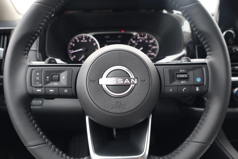 Nissan Pathfinder Vehicle Image 09