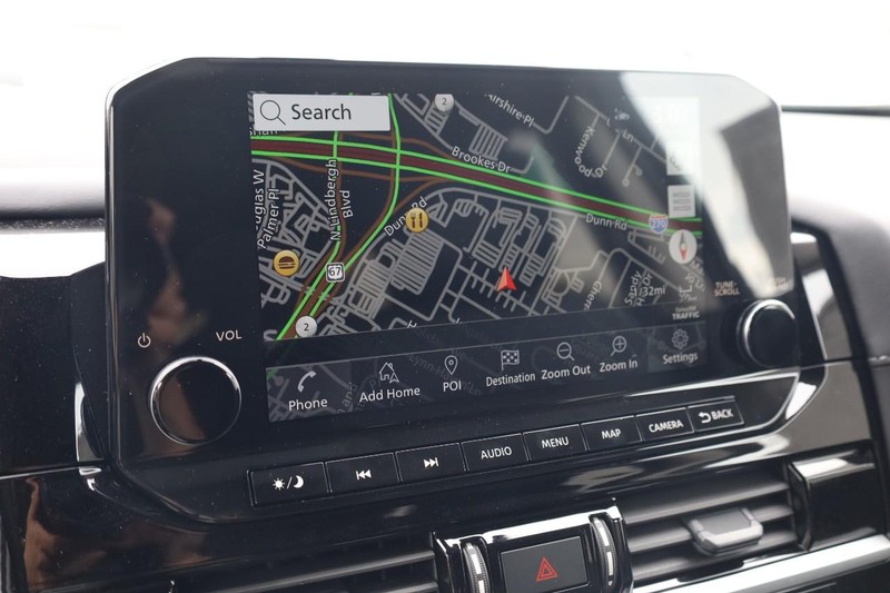 Nissan Pathfinder Vehicle Image 12