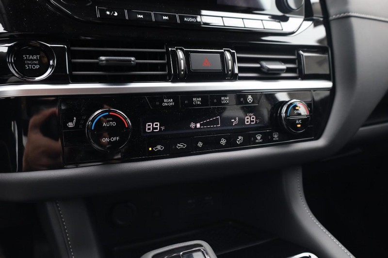 Nissan Pathfinder Vehicle Image 14