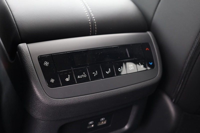 Nissan Pathfinder Vehicle Image 22