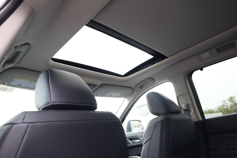 Nissan Pathfinder Vehicle Image 24