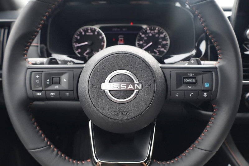 Nissan Pathfinder Vehicle Image 09