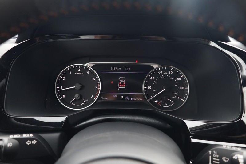 Nissan Pathfinder Vehicle Image 10