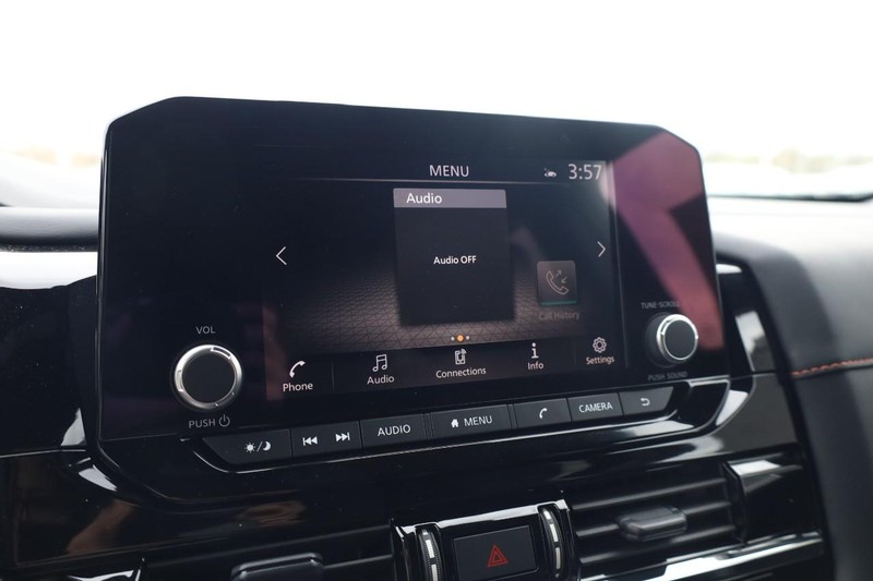 Nissan Pathfinder Vehicle Image 11