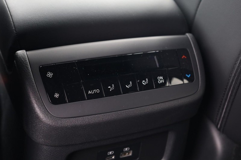Nissan Pathfinder Vehicle Image 22
