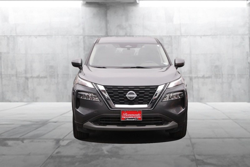 Nissan Rogue Vehicle Image 04