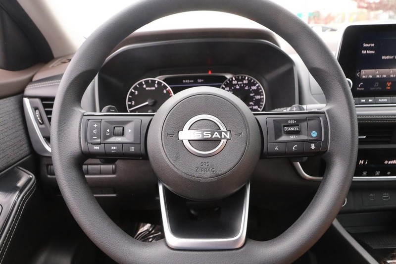 Nissan Rogue Vehicle Image 10