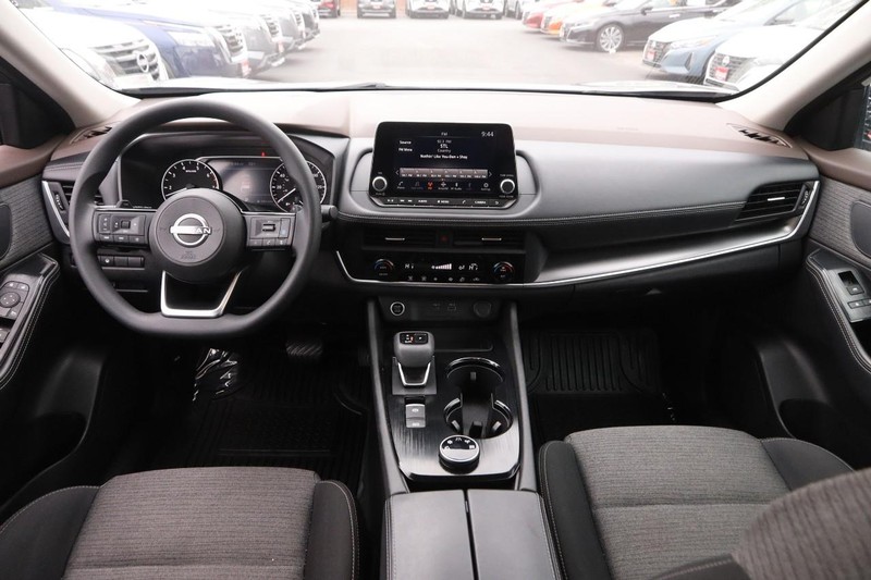 Nissan Rogue Vehicle Image 20