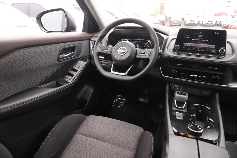 Nissan Rogue Vehicle Image 21