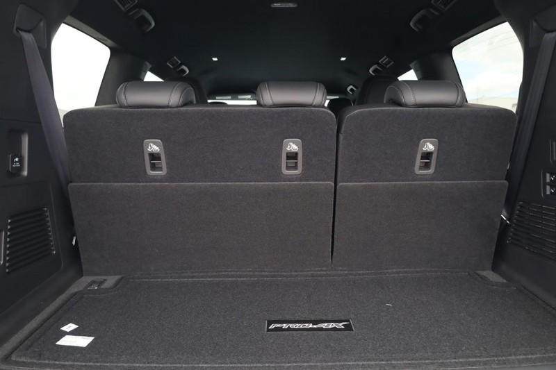Nissan Armada Vehicle Image 07