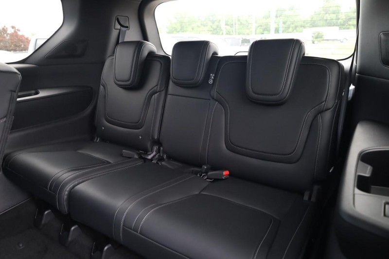 Nissan Armada Vehicle Image 10