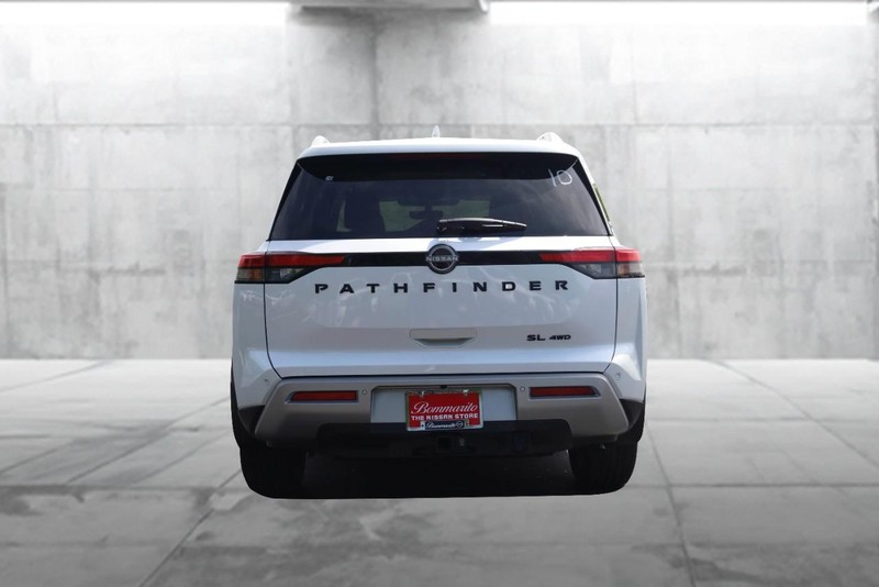 Nissan Pathfinder Vehicle Image 06