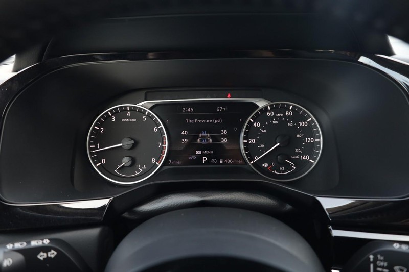 Nissan Pathfinder Vehicle Image 10