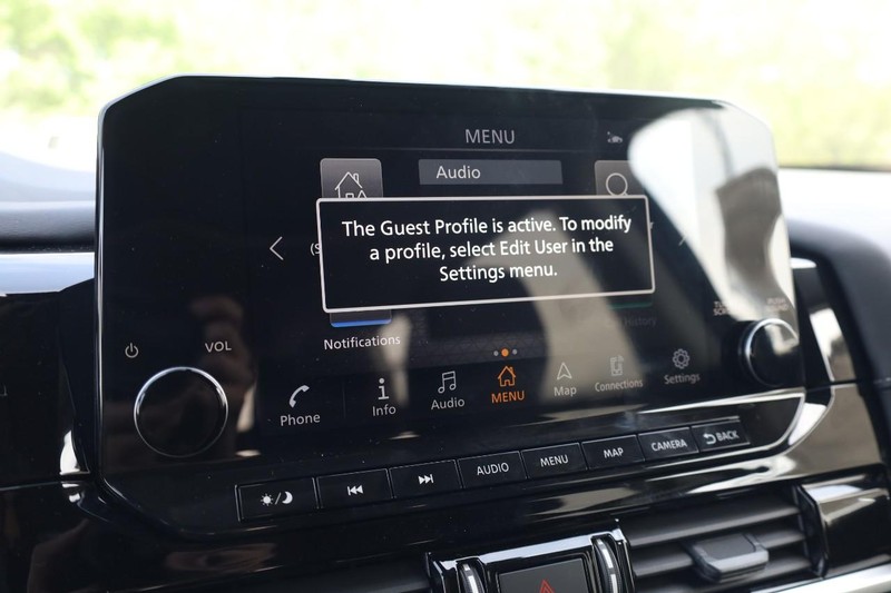 Nissan Pathfinder Vehicle Image 11