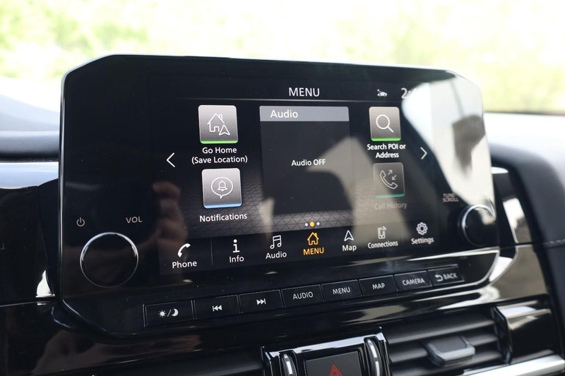 Nissan Pathfinder Vehicle Image 12