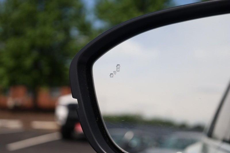 Nissan Pathfinder Vehicle Image 19