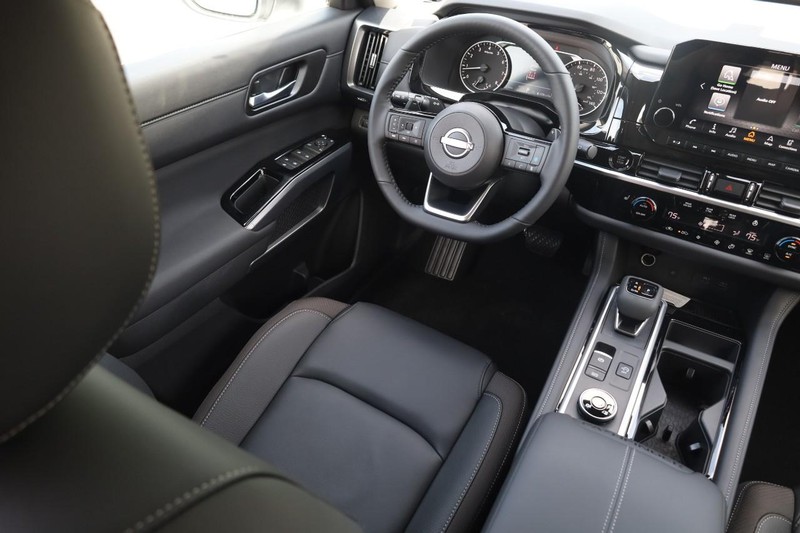 Nissan Pathfinder Vehicle Image 25