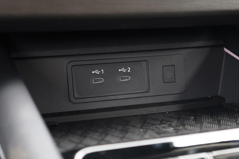 Nissan Murano Vehicle Image 15