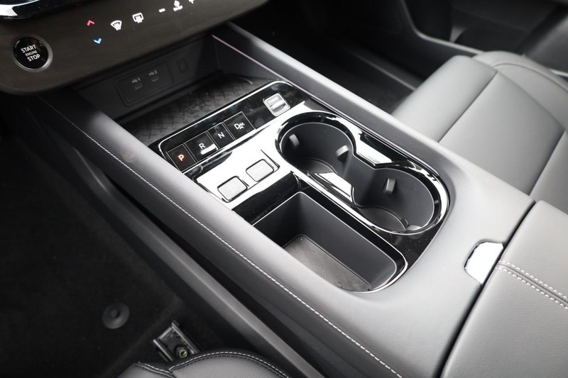 Nissan Murano Vehicle Image 16