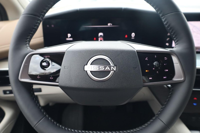 Nissan Murano Vehicle Image 09