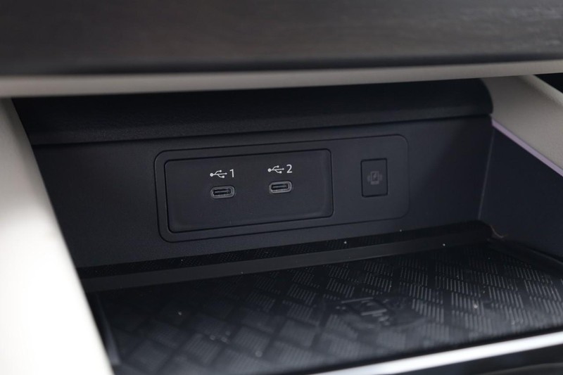 Nissan Murano Vehicle Image 15