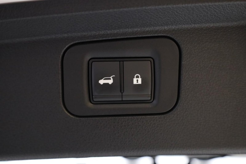 Nissan Armada Vehicle Image 10