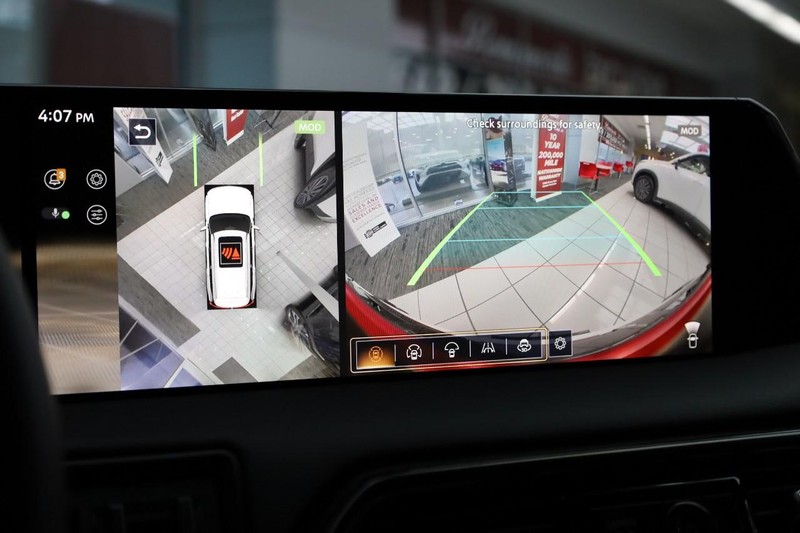 Nissan Armada Vehicle Image 16