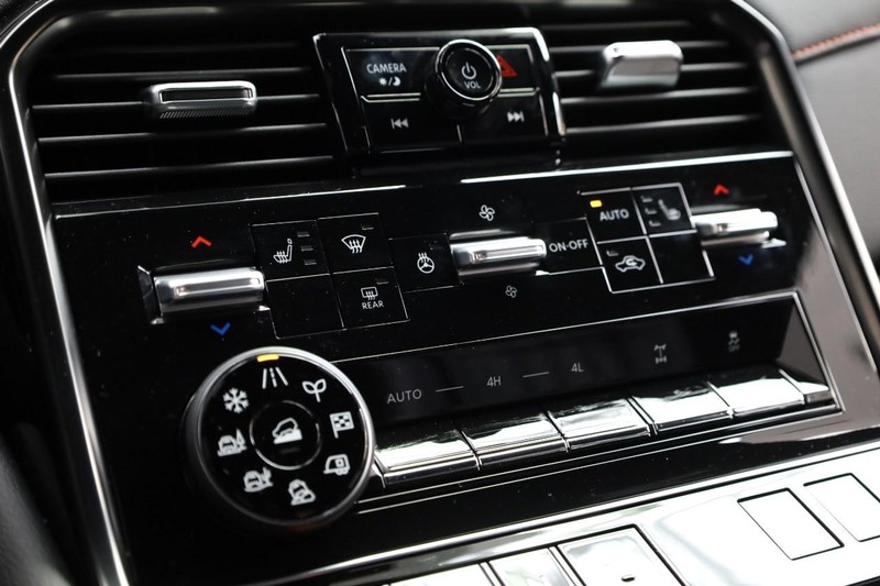 Nissan Armada Vehicle Image 18