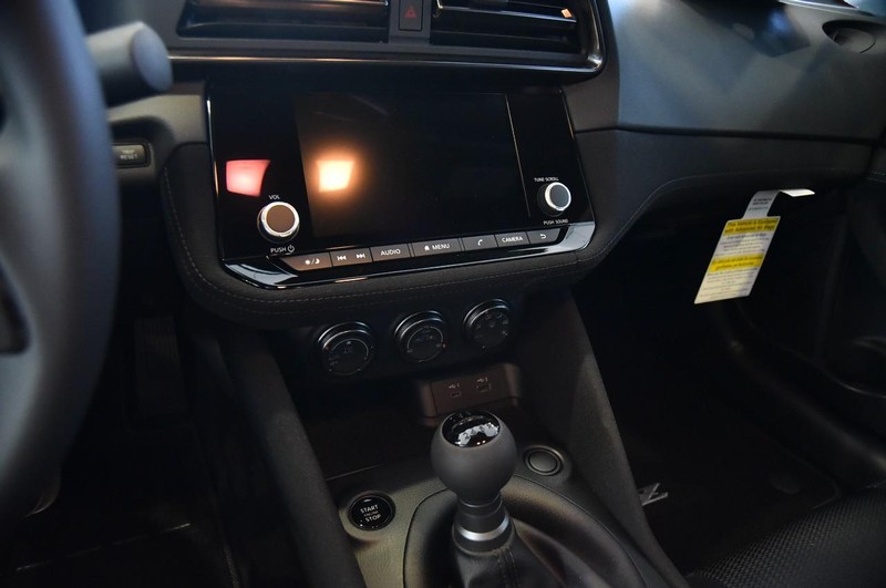Nissan Z Vehicle Image 12