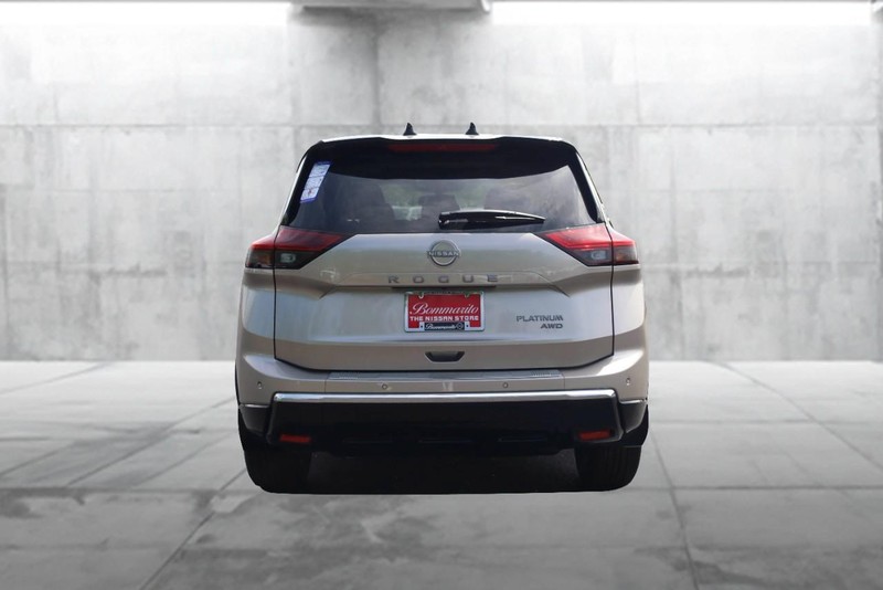 Nissan Rogue Vehicle Image 06