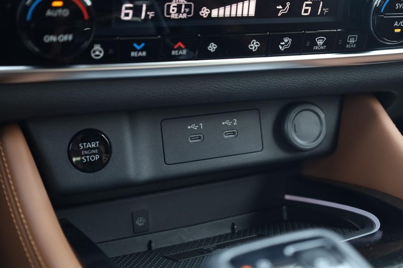 Nissan Rogue Vehicle Image 15